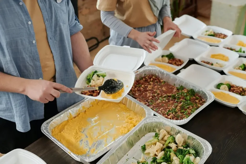 5 Ways Volunteer Grants Benefit Corporate Volunteer Programs